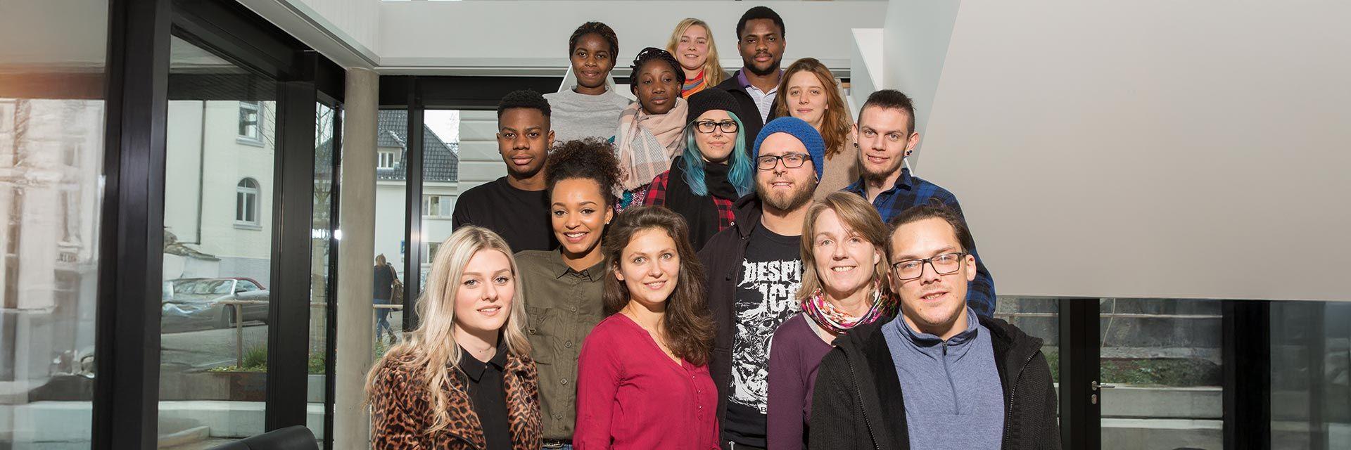 Gruppe Auszubildender am Institut für Soziale Berufe
